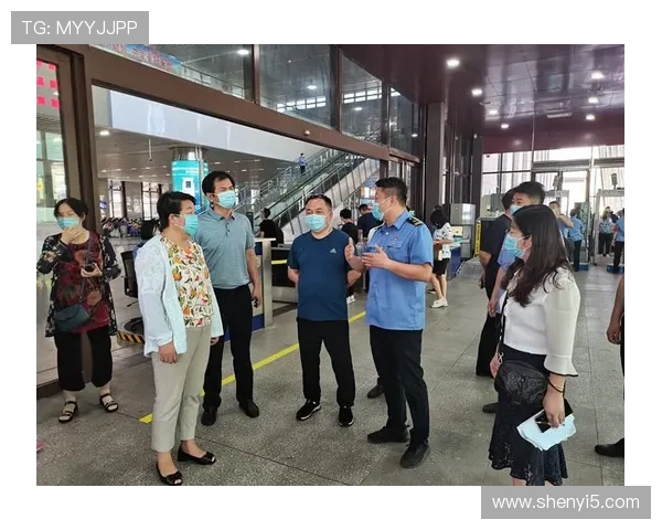 西安赛事方通过加班灯光照射草坪与大功率风扇祛湿确保赛事顺利进行 西安赛事方通过加班灯光照射草坪与大功率风扇祛湿确保赛事顺利进行
